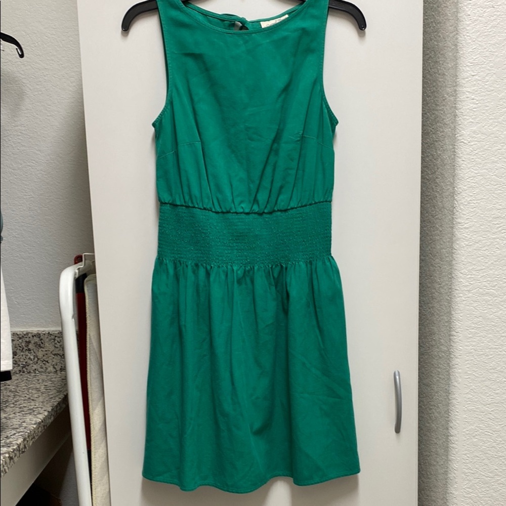 Elegant Green Sleeveless Dress